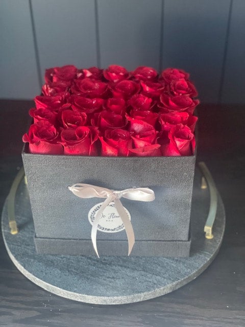 Couture de Fleur Hat Box - Roses are Red (Med) in Monrovia, CA